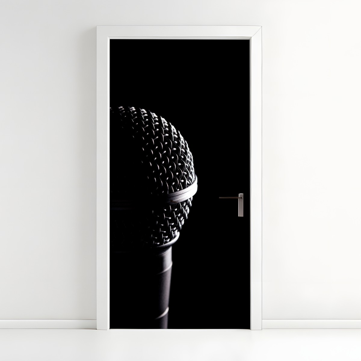 Door sticker dramatic microphone close-up – Wallissimo®