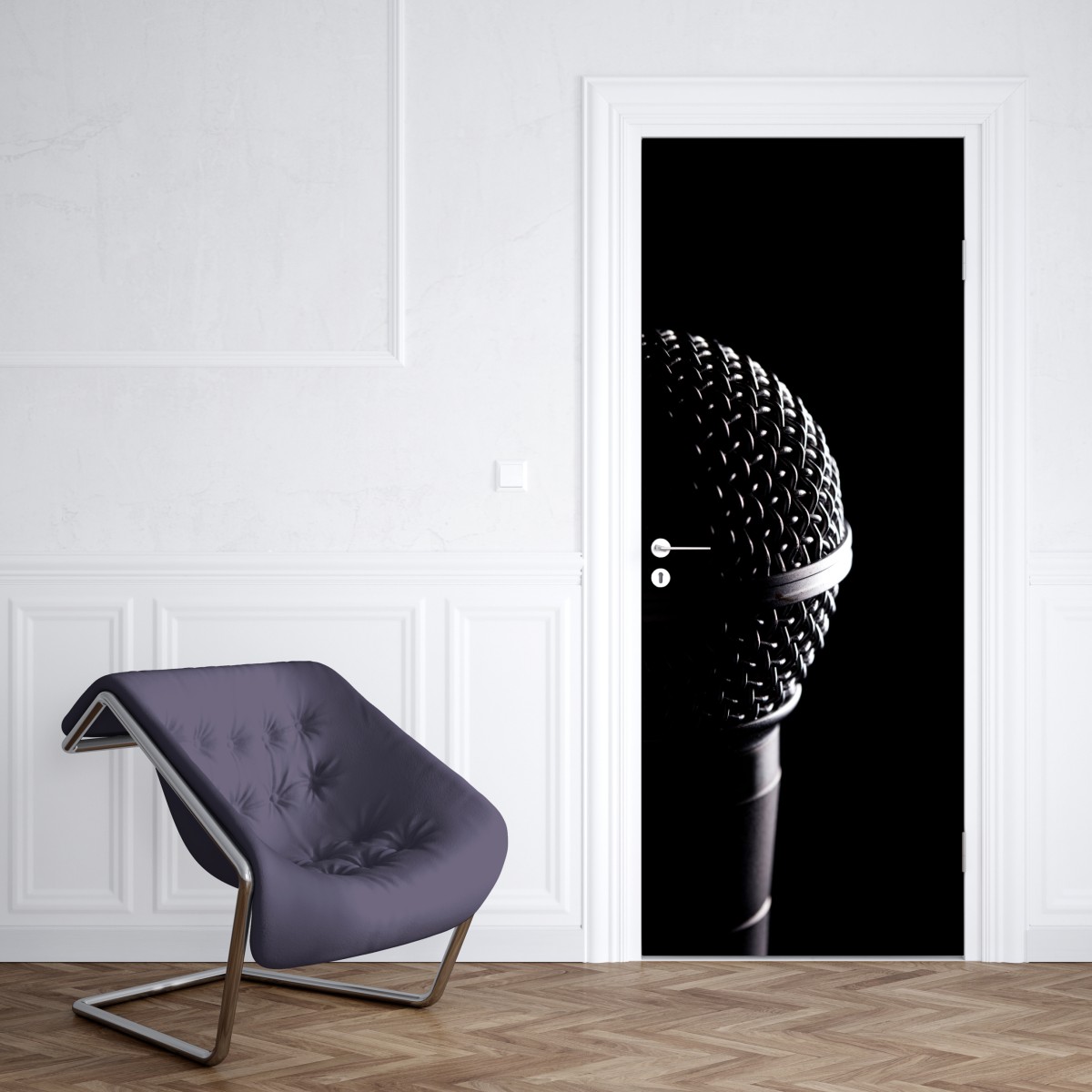 Naklejka na drzwi dramatyczne zbliżenie mikrofonu – Wallissimo® Naklejka na drzwi dramatyczne zbliżenie mikrofonu – Wallissimo®