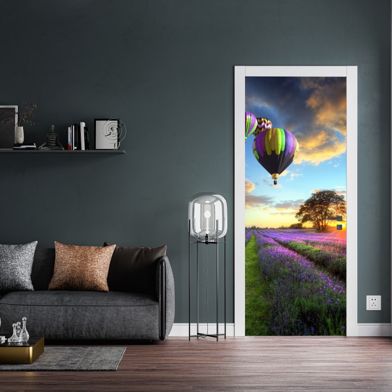 Naklejka na drzwi lawendowy zachód słońca z kolorowymi balonami – Wallissimo® Naklejka na drzwi lawendowy zachód słońca z kolorowymi balonami – Wallissimo®