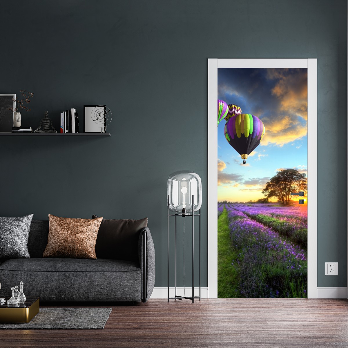 Naklejka na drzwi lawendowy zachód słońca z kolorowymi balonami – Wallissimo® Naklejka na drzwi lawendowy zachód słońca z kolorowymi balonami – Wallissimo®