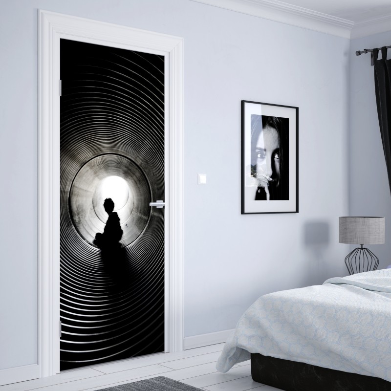 Naklejka na drzwi sylwetka w spiralnym tunelu – Wallissimo® Naklejka na drzwi sylwetka w spiralnym tunelu – Wallissimo®