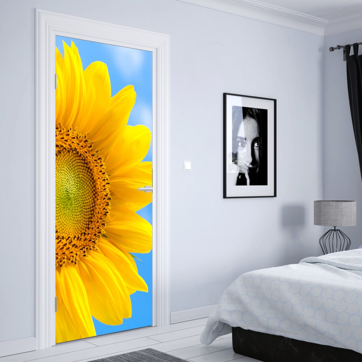 Naklejka na drzwi jasny słonecznik na tle nieba – Wallissimo® Naklejka na drzwi jasny słonecznik na tle nieba – Wallissimo®
