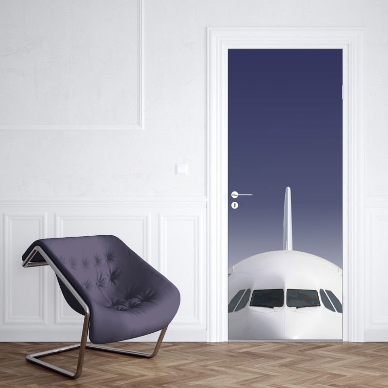 Naklejka na drzwi przód samolotu na tle błękitnego nieba – Wallissimo® Naklejka na drzwi przód samolotu na tle błękitnego nieba – Wallissimo®