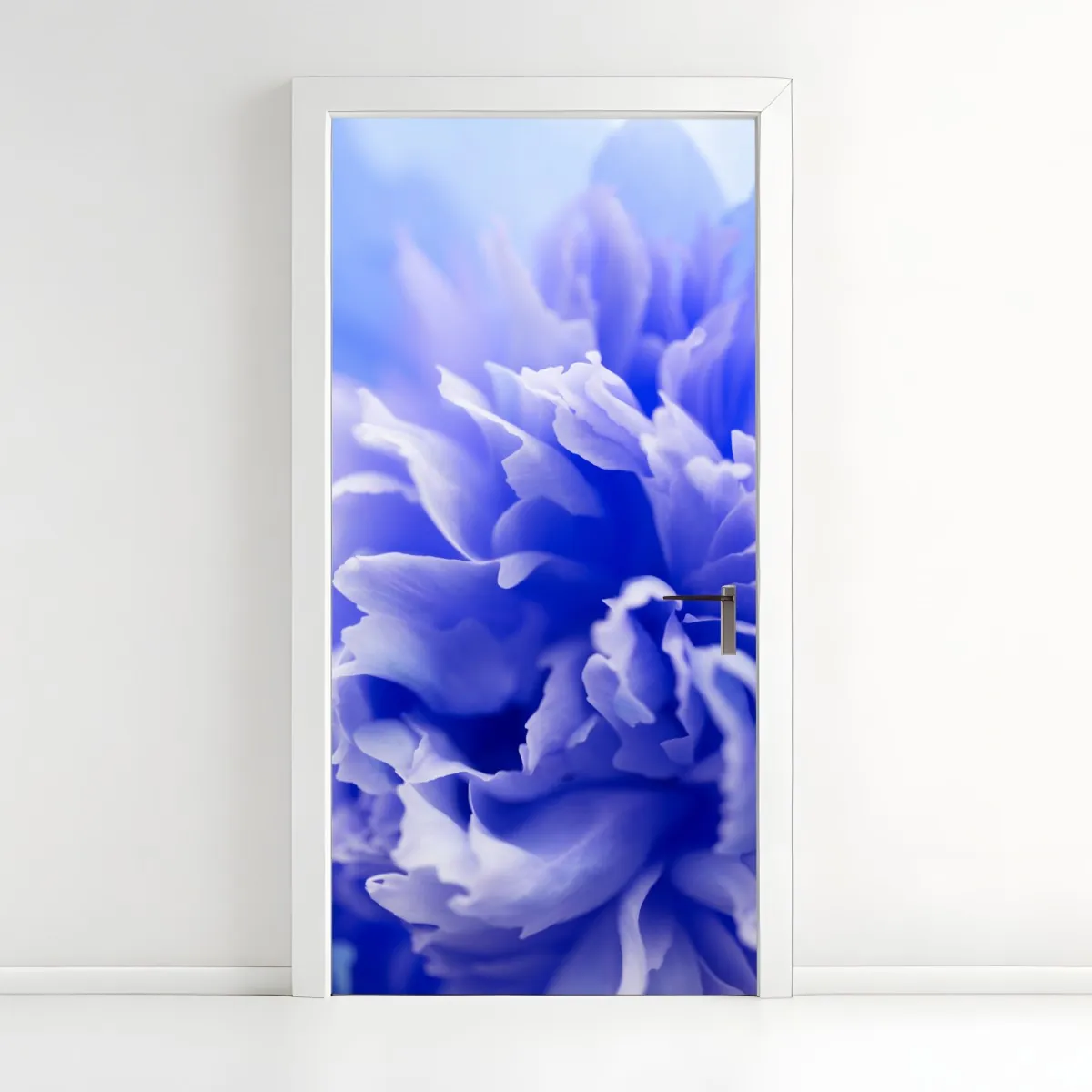 Naklejka na drzwi delikatny niebieski abstrakcyjny kwiat zbliżenie – Wallissimo® Naklejka na drzwi delikatny niebieski abstrakcyjny kwiat zbliżenie – Wallissimo®