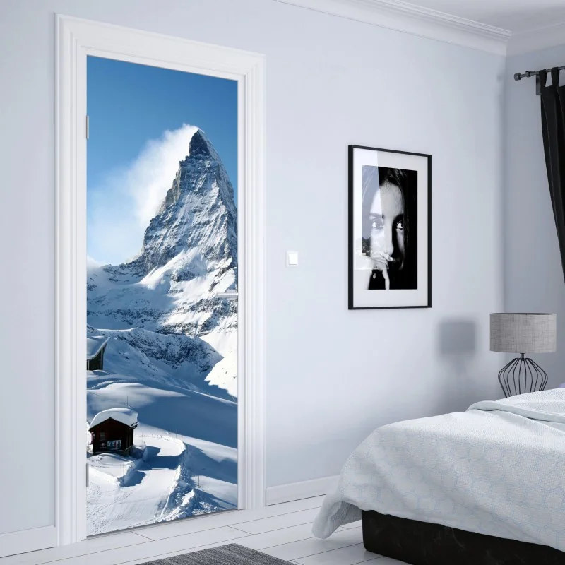 Naklejka na drzwi majestatyczny alpejski szczyt zimą – Wallissimo® Naklejka na drzwi majestatyczny alpejski szczyt zimą – Wallissimo®