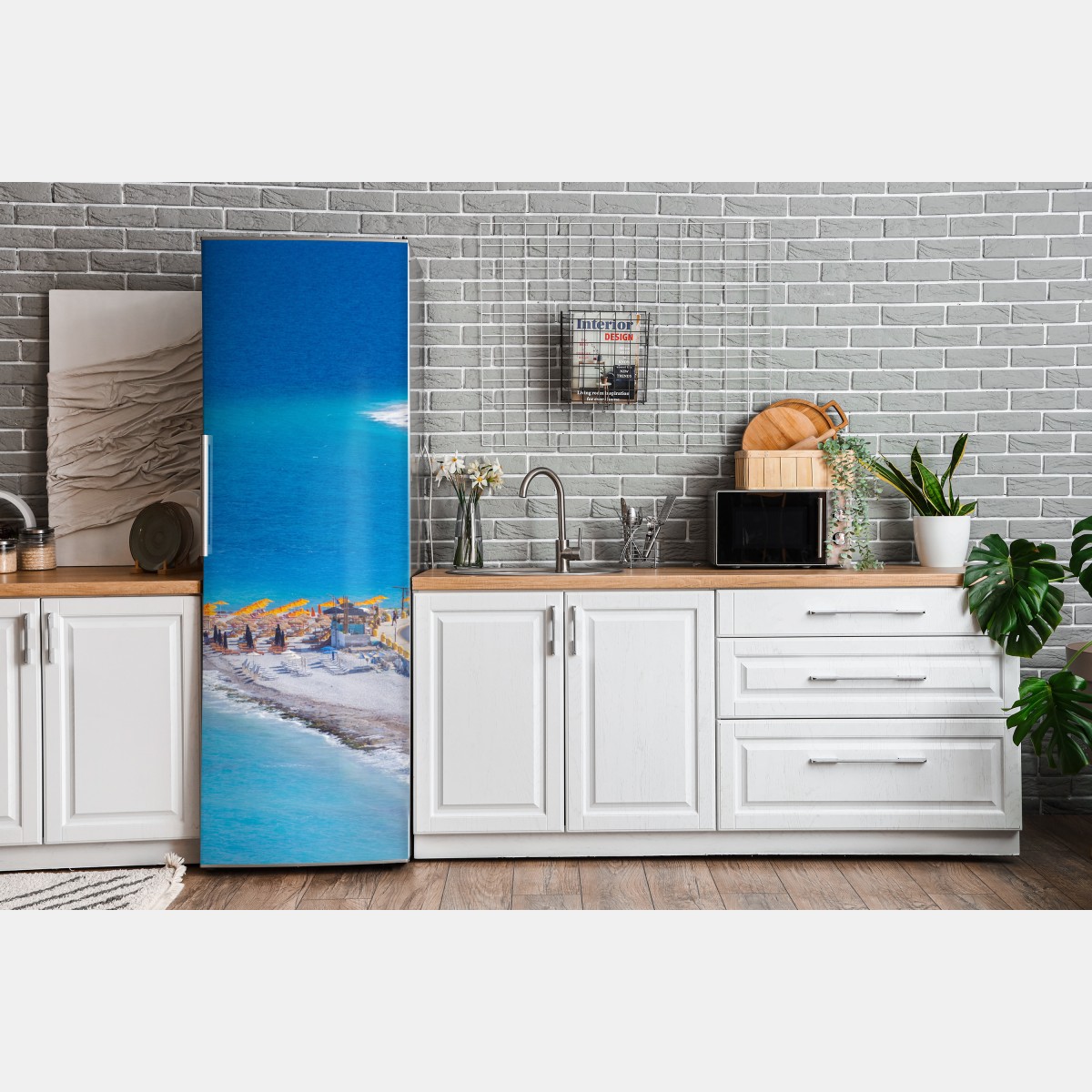 Naklejka na lodówkę Rodos plaża z kolorowymi parasolami – Wallissimo® Naklejka na lodówkę Rodos plaża z kolorowymi parasolami – Wallissimo®