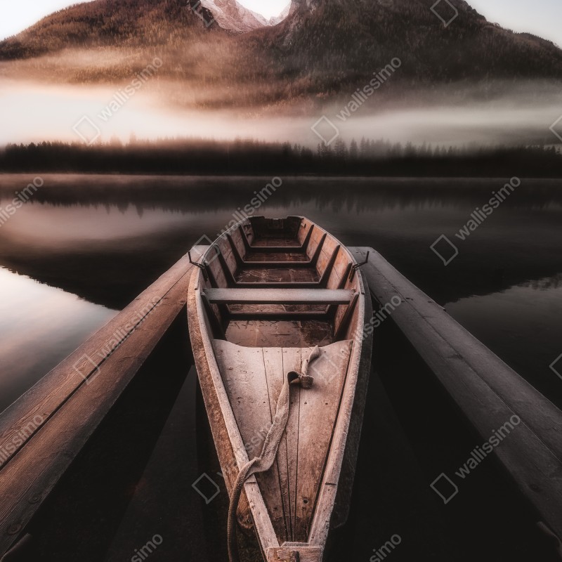 Naklejka na lodówkę mglista łódź przy górskim jeziorze – Wallissimo® Naklejka na lodówkę mglista łódź przy górskim jeziorze – Wallissimo®