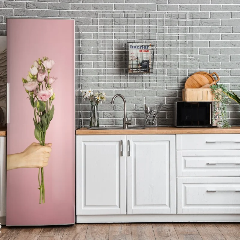 Naklejka na lodówkę elegancki portret gejszy w czerwonym i czarnym kimonie – Wallissimo®