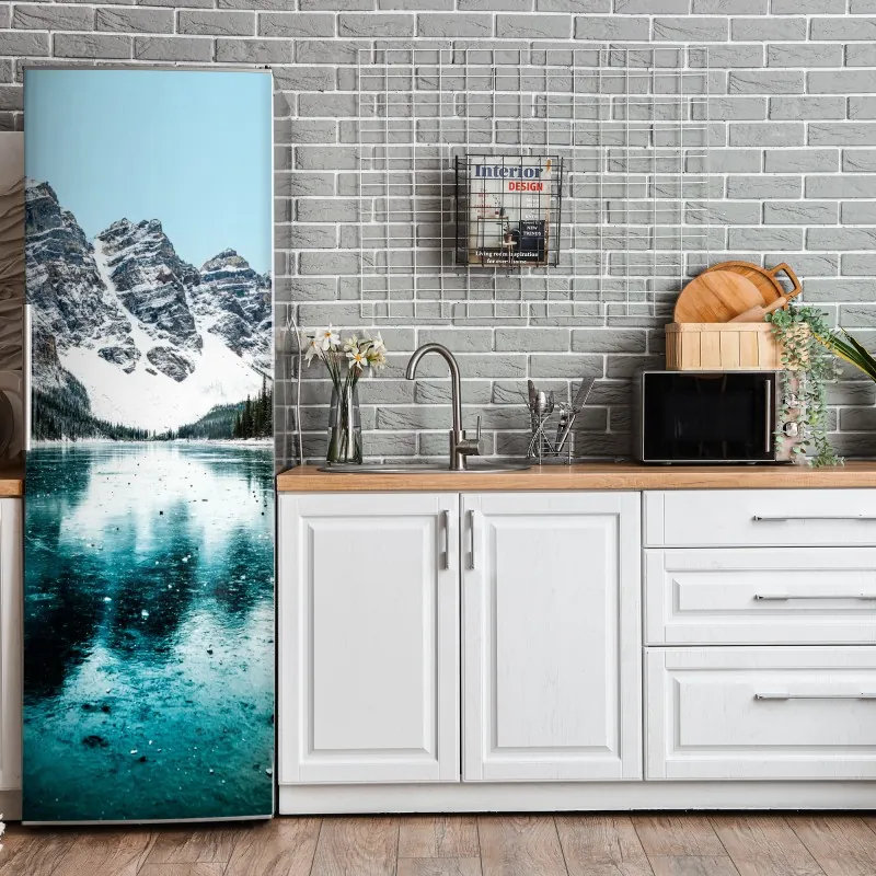 Naklejka na lodówkę pionowa miejska symetria w monochromie – Wallissimo®