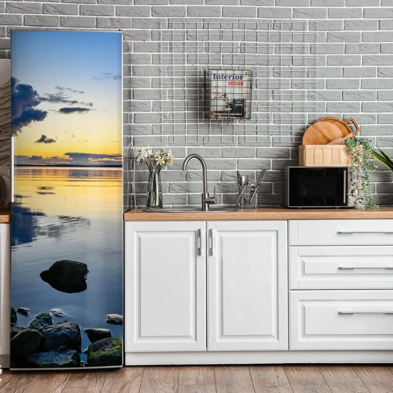 Naklejka na lodówkę słoneczna leśna ścieżka wśród sosen – Wallissimo®