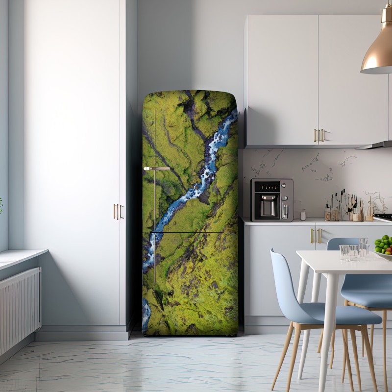 Naklejka na lodówkę rzeka z lotu ptaka w mchem porośniętym wąwozie – Wallissimo® Naklejka na lodówkę rzeka z lotu ptaka w mchem porośniętym wąwozie – Wallissimo®