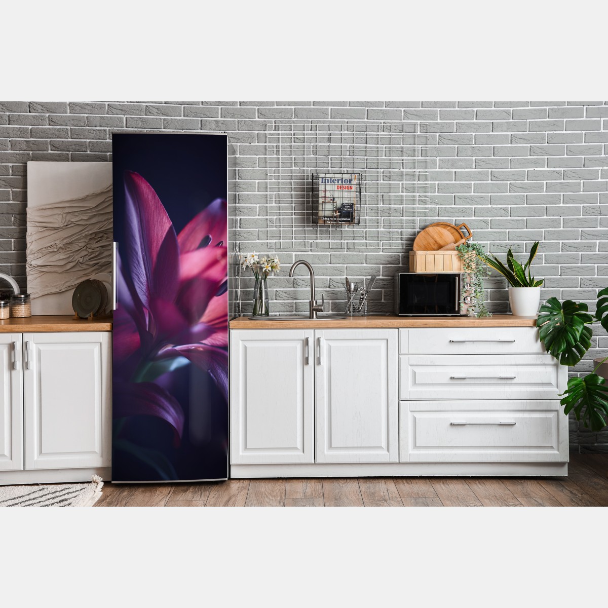 Naklejka na lodówkę czerwona lilia w półmroku – Wallissimo® Naklejka na lodówkę czerwona lilia w półmroku – Wallissimo®