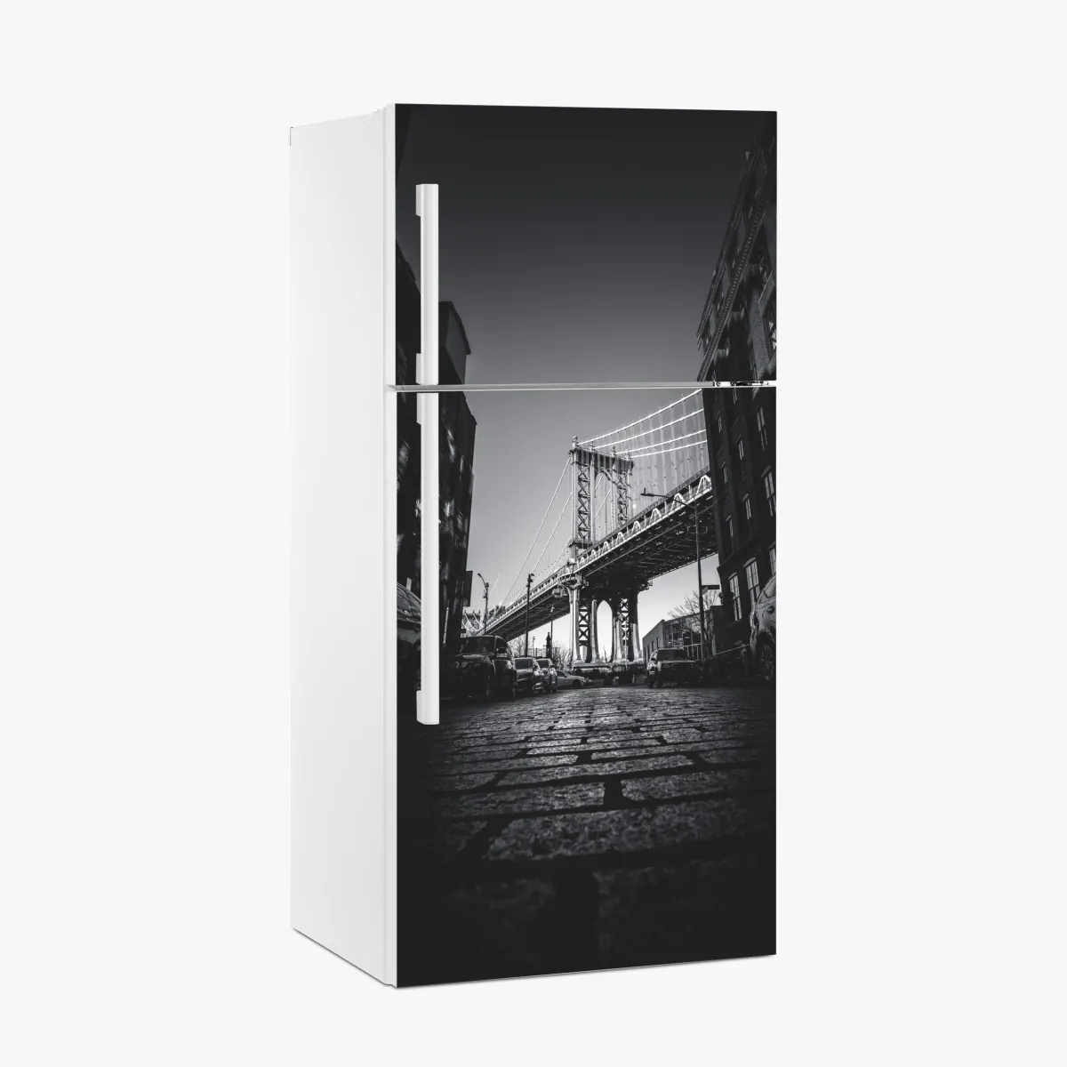 Naklejka na lodówkę most na Manhattanie z perspektywy brukowanej ulicy – Wallissimo® Naklejka na lodówkę most na Manhattanie z perspektywy brukowanej ulicy – Wallissimo®