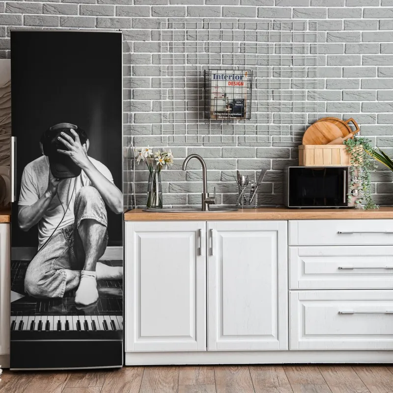 Naklejka na lodówkę delikatna gałązka kwitnącej moreli na czarnym tle – Wallissimo®