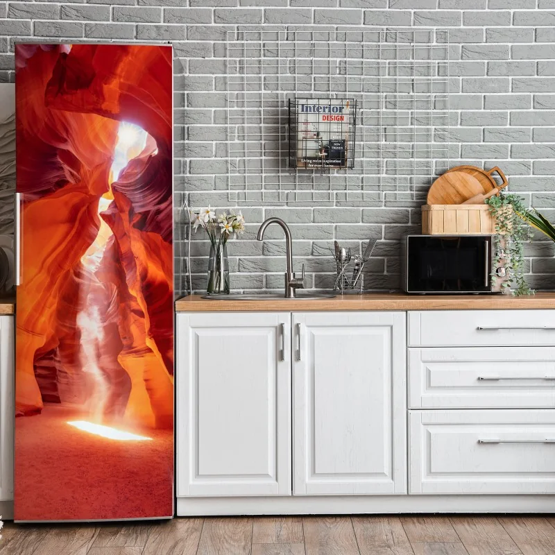 Naklejka na lodówkę słoneczna leśna ścieżka wśród sosen – Wallissimo®