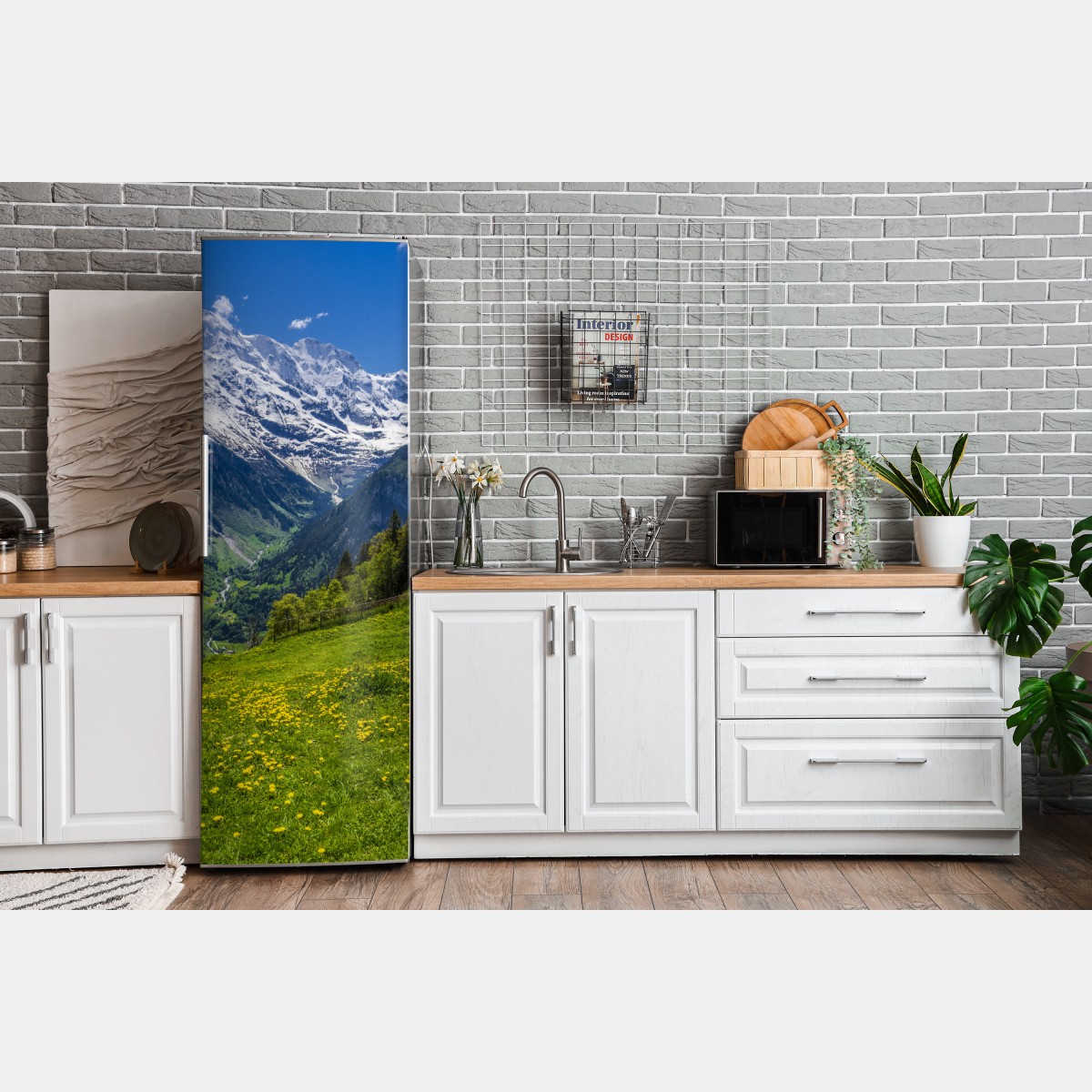 Naklejka na lodówkę alpejska łąka wiosną pod ośnieżonymi szczytami – Wallissimo® Naklejka na lodówkę alpejska łąka wiosną pod ośnieżonymi szczytami – Wallissimo®