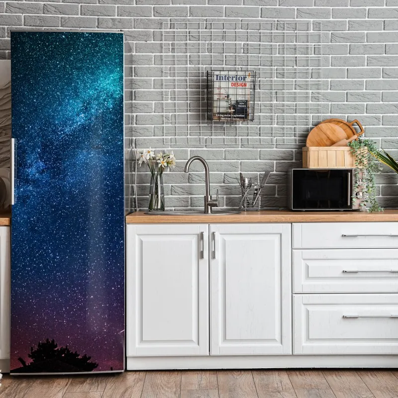 Naklejka na lodówkę głębokie błękitne nocne niebo z drogą mleczną i spadającą gwiazdą – Wallissimo® Naklejka na lodówkę głębokie błękitne nocne niebo z drogą mleczną i spadającą gwiazdą – Wallissimo®