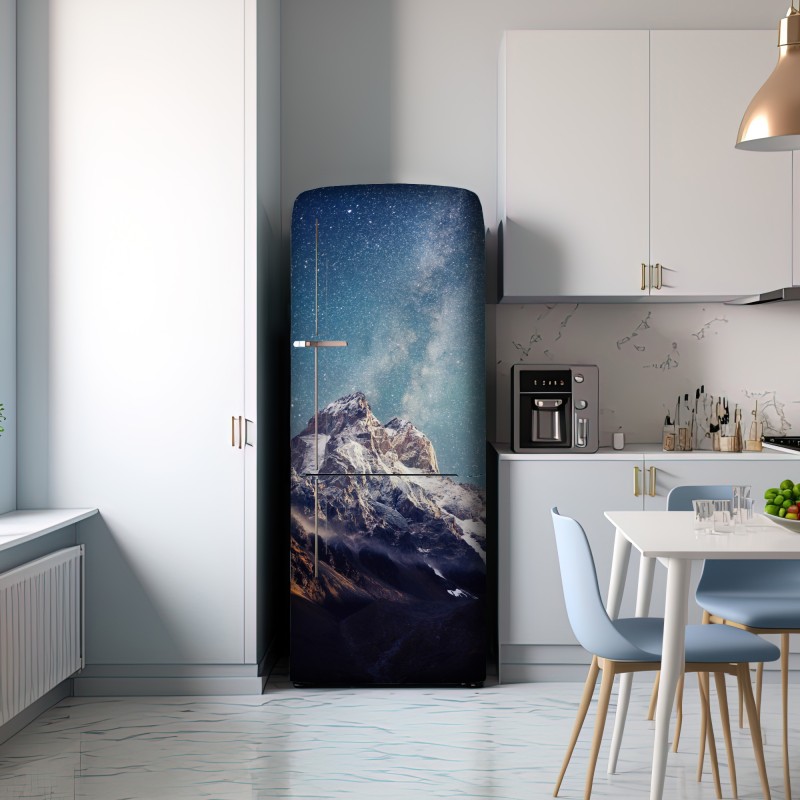 Naklejka na lodówkę noc pełna gwiazd nad Ushba – Wallissimo® Naklejka na lodówkę noc pełna gwiazd nad Ushba – Wallissimo®