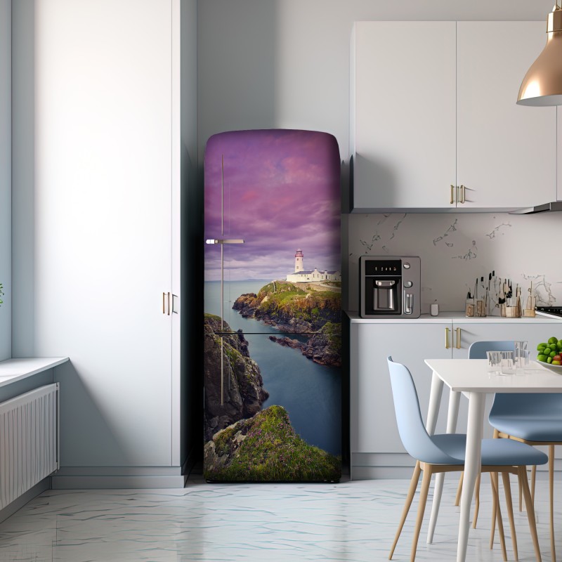 Naklejka na lodówkę fioletowa latarnia nad skalistym wybrzeżem – Wallissimo® Naklejka na lodówkę fioletowa latarnia nad skalistym wybrzeżem – Wallissimo®
