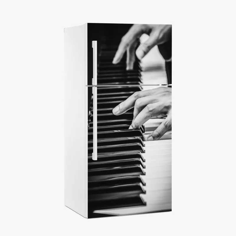 Naklejka na lodówkę dłonie przy fortepianie w ruchu