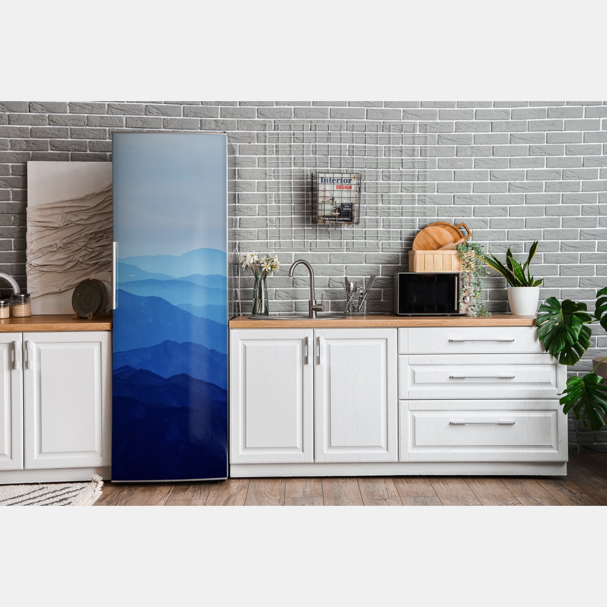 Naklejka na lodówkę mglista niebieska panorama gór – Wallissimo® Naklejka na lodówkę mglista niebieska panorama gór – Wallissimo®