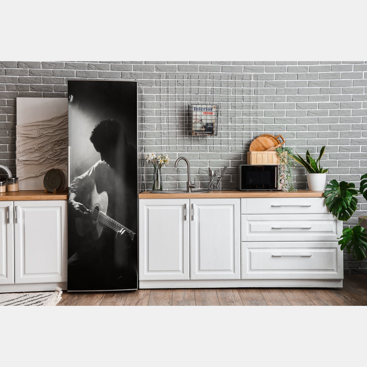 Naklejka na lodówkę sylwetka gitarzysty w świetle reflektora – Wallissimo® Naklejka na lodówkę sylwetka gitarzysty w świetle reflektora – Wallissimo®