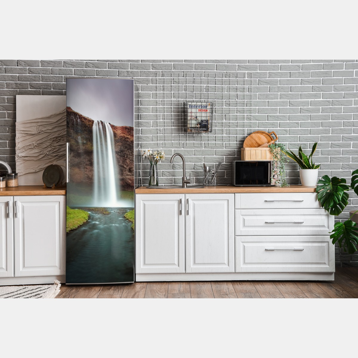 Naklejka na lodówkę mglisty wodospad w bujnej dolinie – Wallissimo® Naklejka na lodówkę mglisty wodospad w bujnej dolinie – Wallissimo®