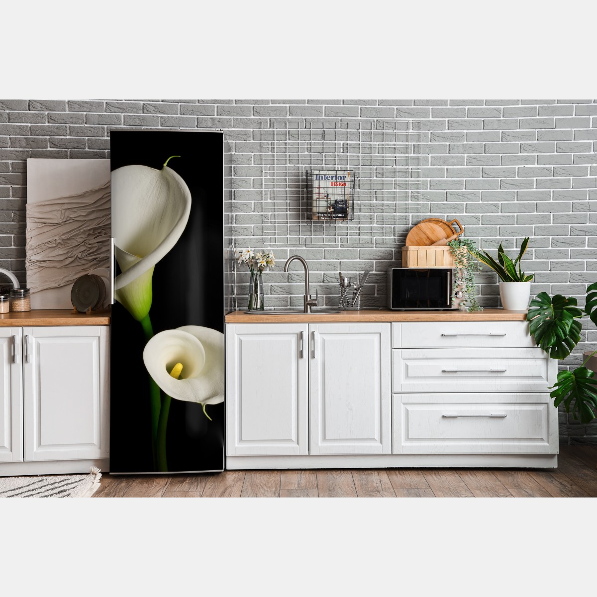 Naklejka na lodówkę białe kalie na czarnym tle – Wallissimo® Naklejka na lodówkę białe kalie na czarnym tle – Wallissimo®