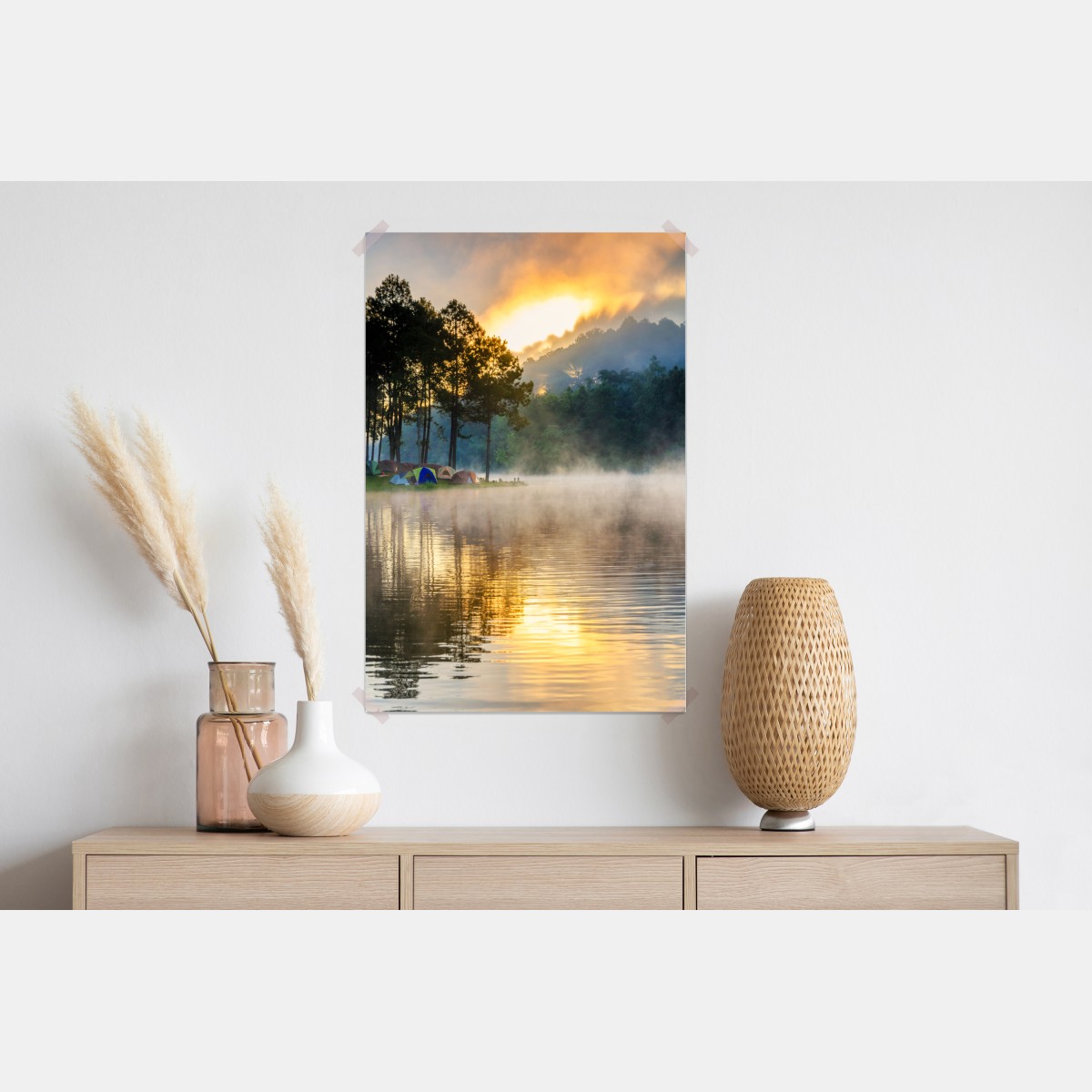 Plakat poranna mgła nad jeziorem Pang Oung, Mae Hong Son – Wallissimo® Plakat poranna mgła nad jeziorem Pang Oung, Mae Hong Son – Wallissimo®