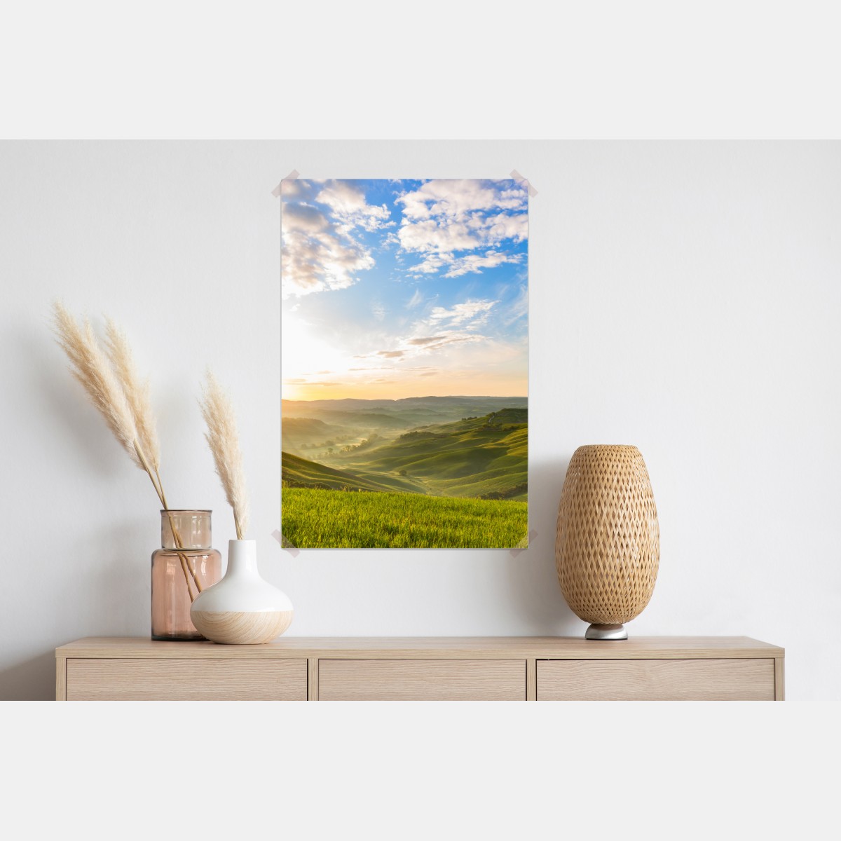 Plakat wschód słońca nad mglistymi pagórkami – Wallissimo® Plakat wschód słońca nad mglistymi pagórkami – Wallissimo®