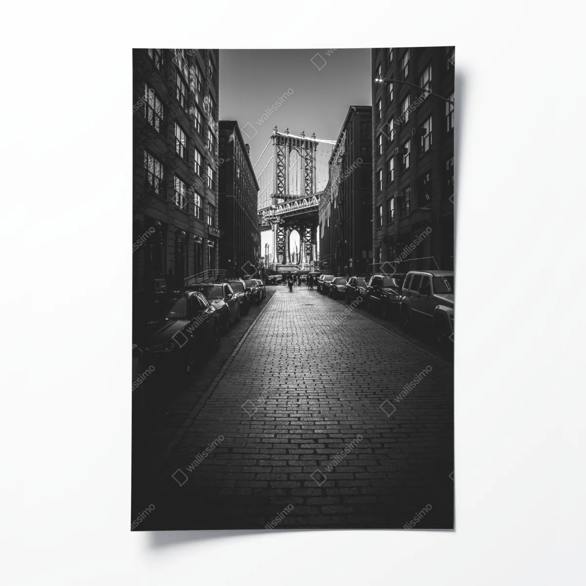 Plakat most Manhattan w kadrze brukowanej ulicy – Wallissimo® Plakat most Manhattan w kadrze brukowanej ulicy – Wallissimo®