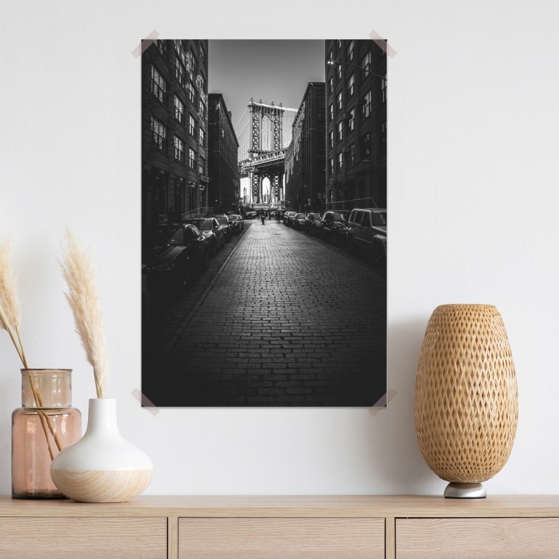 Plakat most Manhattan w kadrze brukowanej ulicy – Wallissimo® Plakat most Manhattan w kadrze brukowanej ulicy – Wallissimo®