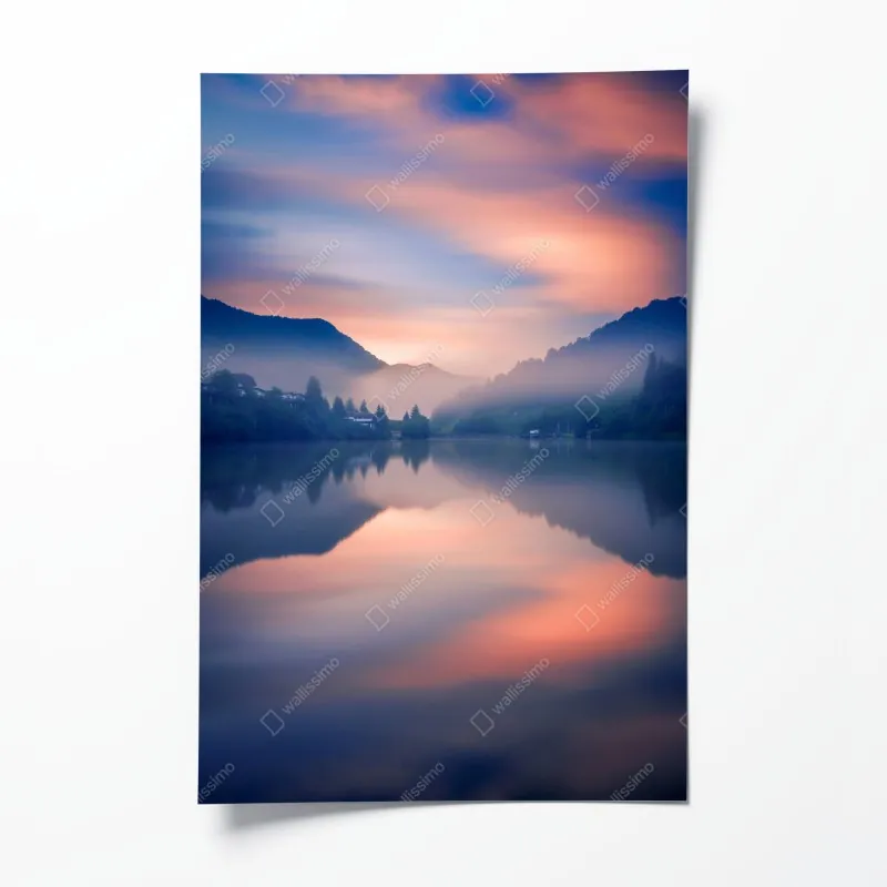 Plakat mglisty górski poranek nad jeziorem