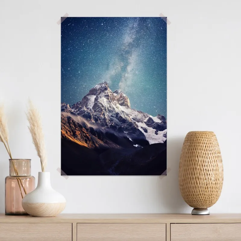 Plakat noc pełna gwiazd nad Ushba – Wallissimo® Plakat noc pełna gwiazd nad Ushba – Wallissimo®