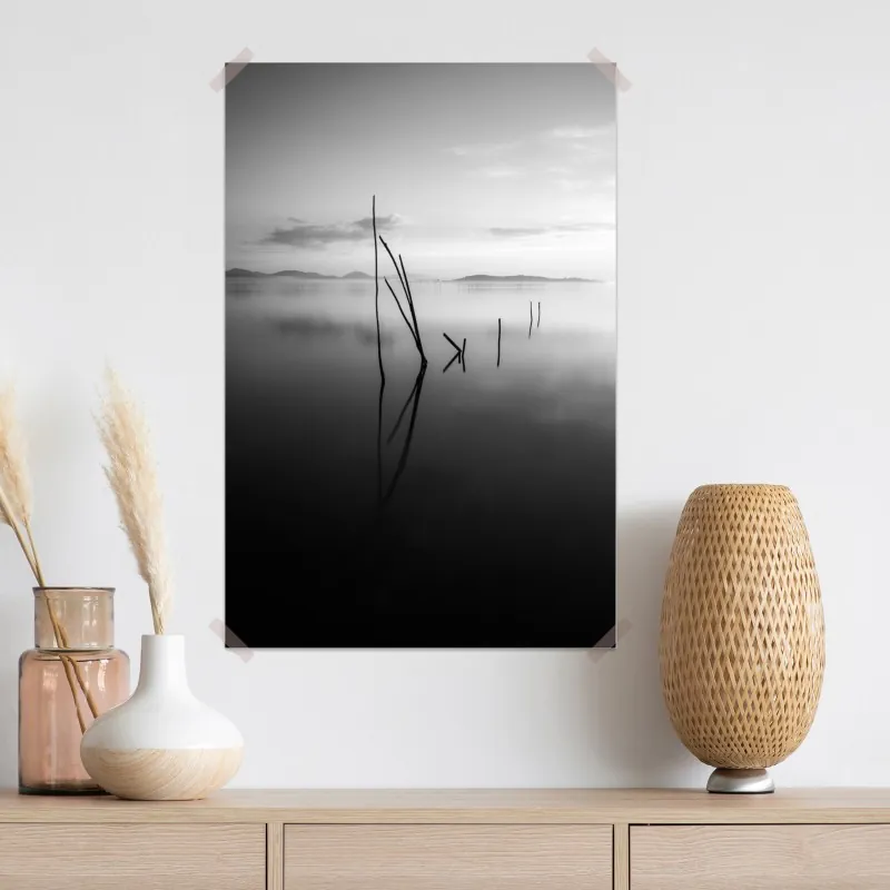 Plakat spokojne monochromatyczne jezioro z odbiciami – Wallissimo® Plakat spokojne monochromatyczne jezioro z odbiciami – Wallissimo®