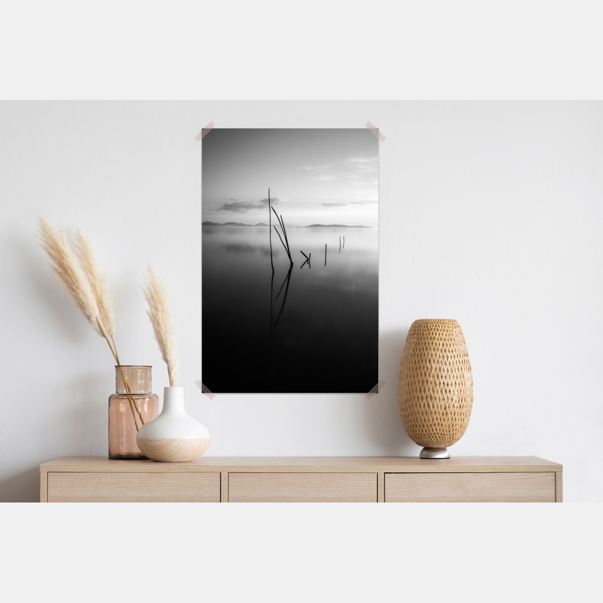 Plakat spokojne monochromatyczne jezioro z odbiciami – Wallissimo® Plakat spokojne monochromatyczne jezioro z odbiciami – Wallissimo®