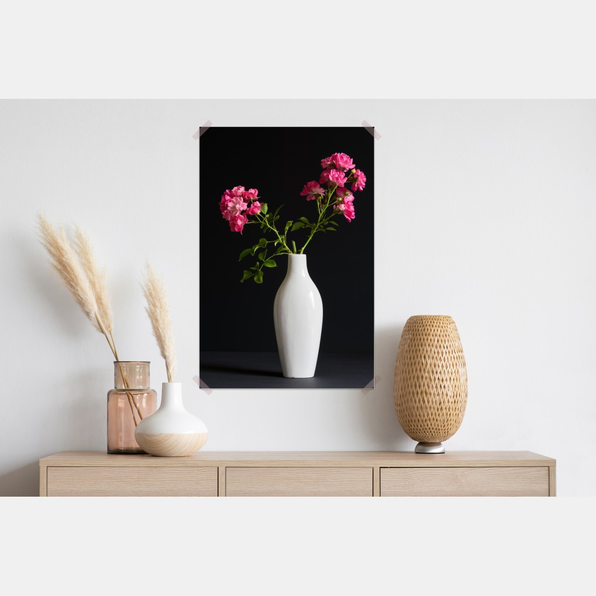 Plakat róże w białej wazie – Wallissimo® Plakat róże w białej wazie – Wallissimo®