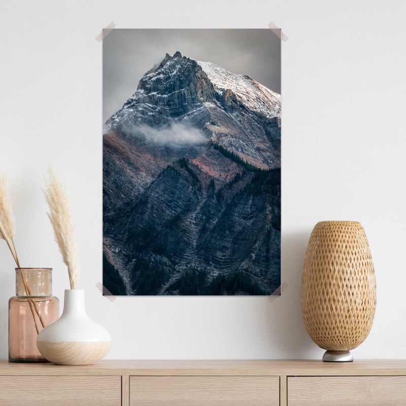 Plakat dramatyczny alpejski szczyt we mgle – Wallissimo® Plakat dramatyczny alpejski szczyt we mgle – Wallissimo®
