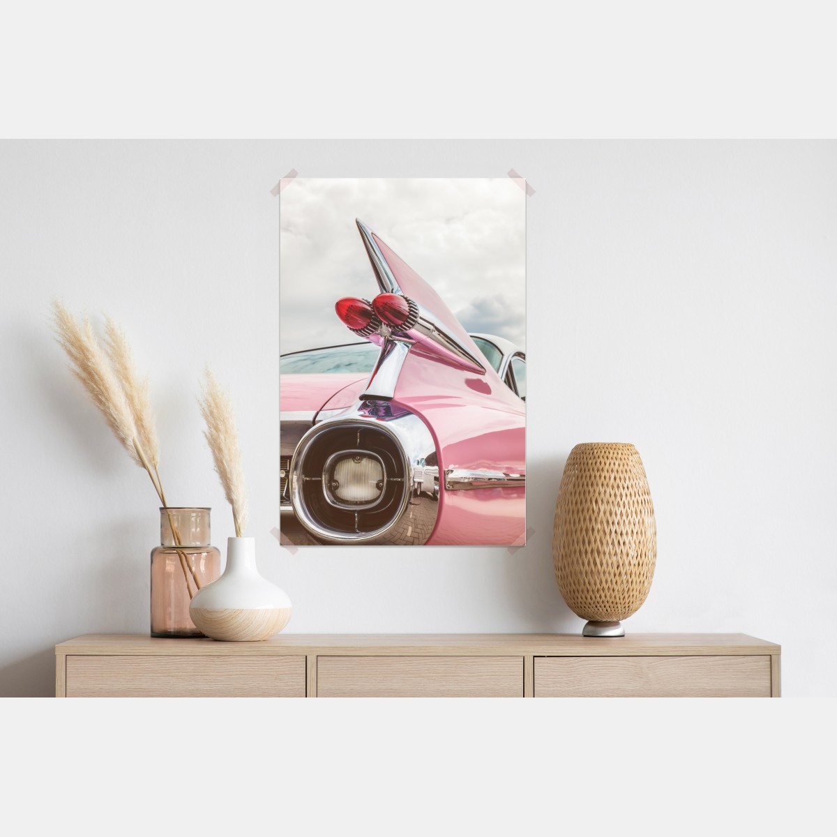 Plakat różowy retro klasyczny samochód płetwa – Wallissimo® Plakat różowy retro klasyczny samochód płetwa – Wallissimo®