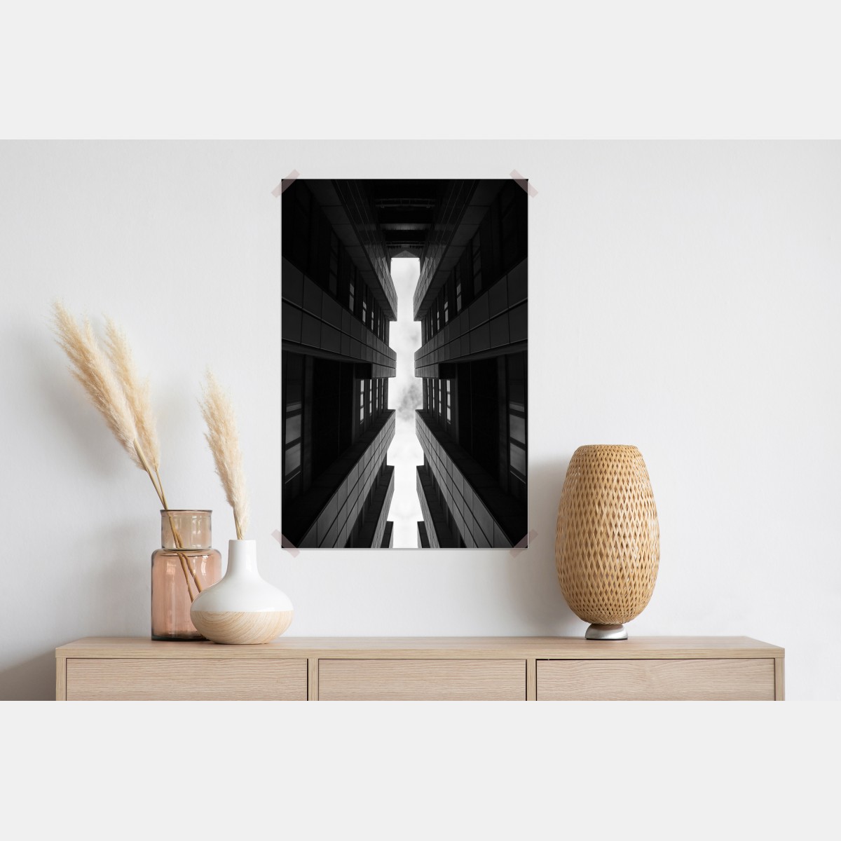 Plakat pionowa miejska symetria w monochromie – Wallissimo® Plakat pionowa miejska symetria w monochromie – Wallissimo®