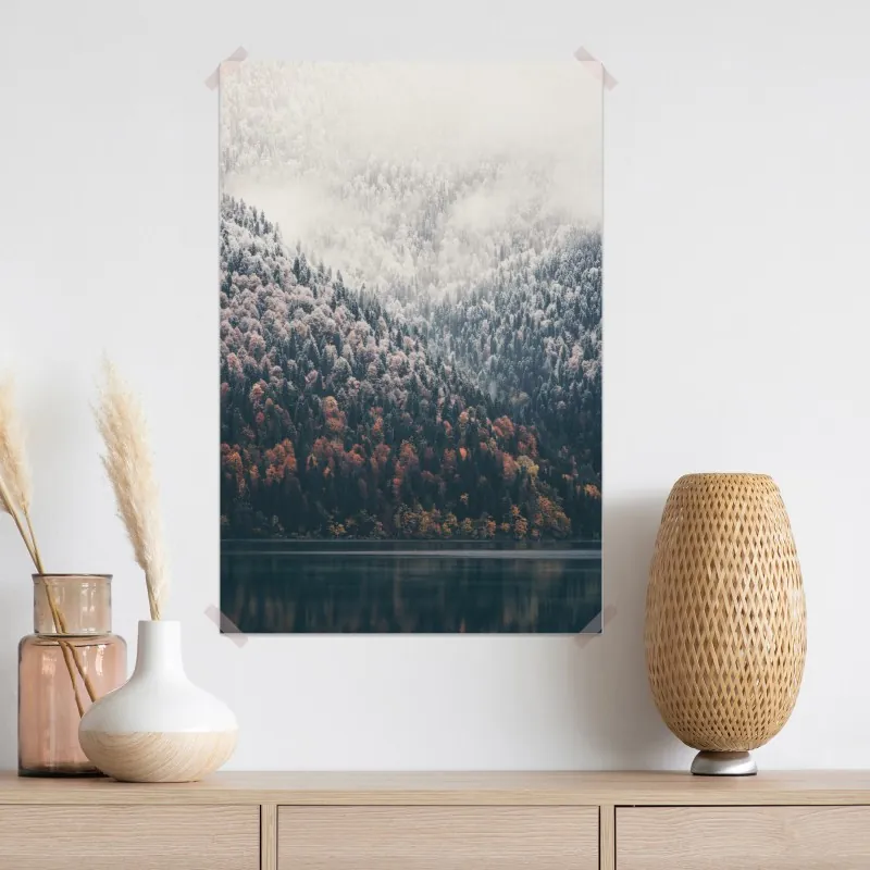 Plakat jesienna mgła nad górskim lasem – Wallissimo® Plakat jesienna mgła nad górskim lasem – Wallissimo®