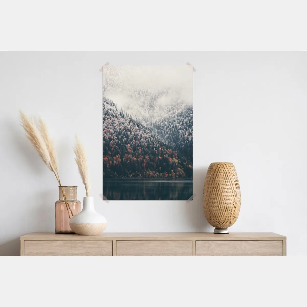 Plakat jesienna mgła nad górskim lasem – Wallissimo® Plakat jesienna mgła nad górskim lasem – Wallissimo®