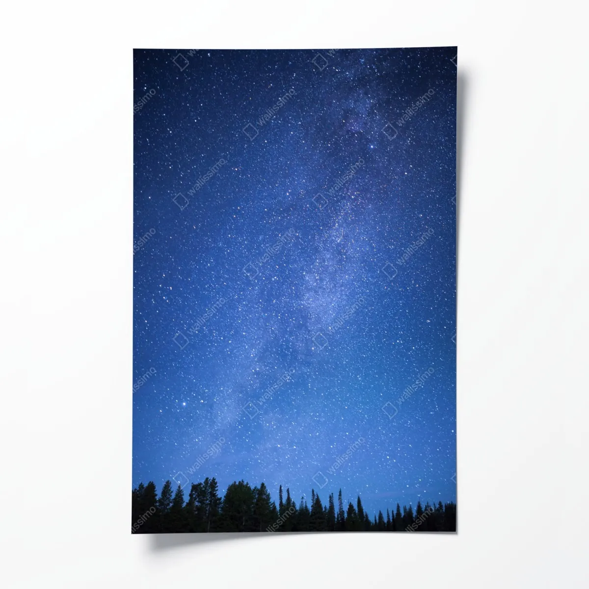 Plakat gwiaździsta Droga Mleczna nad lasem – Wallissimo® Plakat gwiaździsta Droga Mleczna nad lasem – Wallissimo®