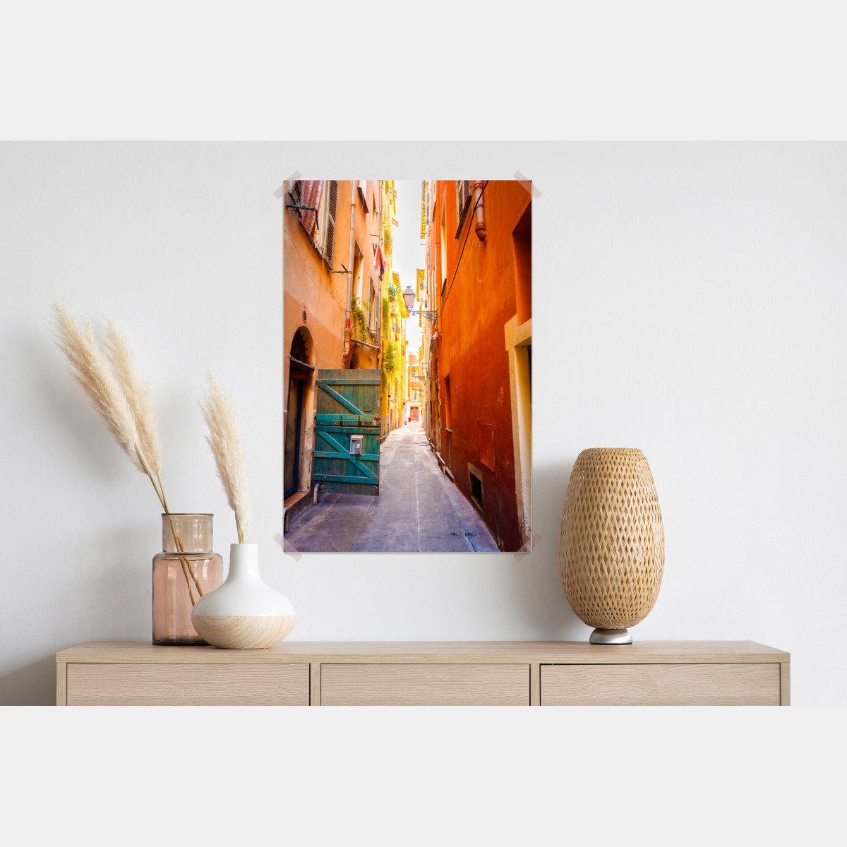 Plakat kolorowa uliczka w stylu śródziemnomorskim – Wallissimo® Plakat kolorowa uliczka w stylu śródziemnomorskim – Wallissimo®