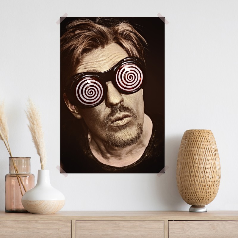 Plakat hipnotyczny portret w spiralnych goglach – Wallissimo® Plakat hipnotyczny portret w spiralnych goglach – Wallissimo®