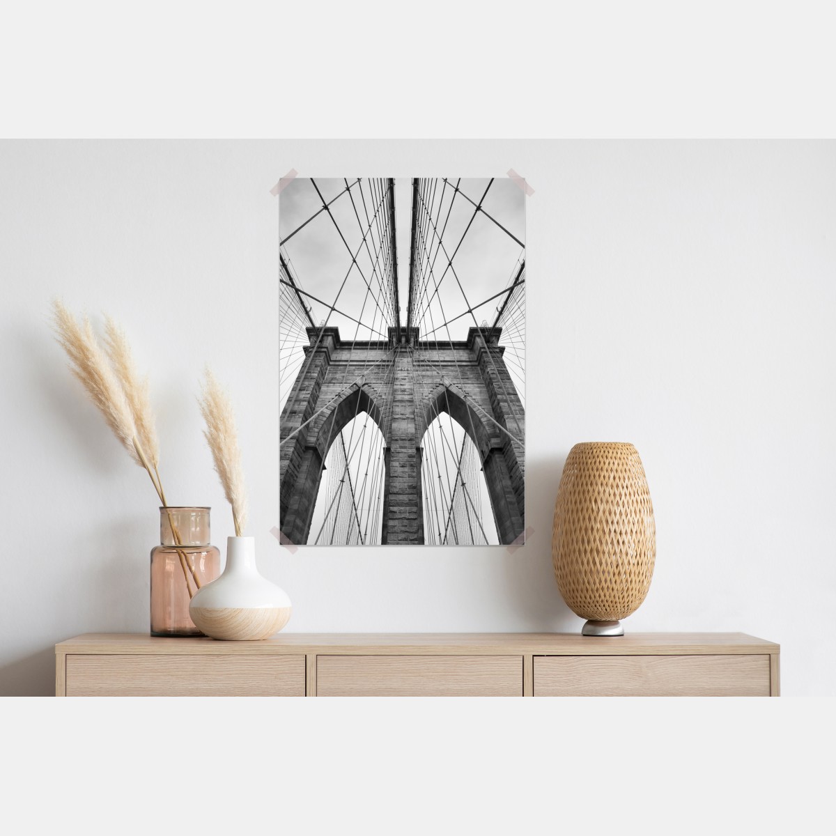 Plakat perspektywa Mostu Brooklyńskiego w monochromie – Wallissimo® Plakat perspektywa Mostu Brooklyńskiego w monochromie – Wallissimo®