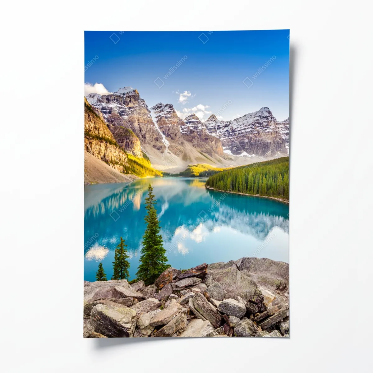 Plakat słoneczne jezioro Moraine i górski widok – Wallissimo® Plakat słoneczne jezioro Moraine i górski widok – Wallissimo®