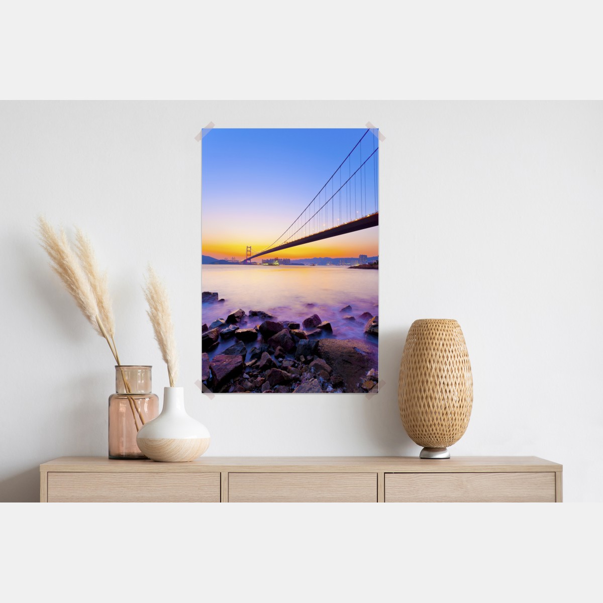 Plakat złoty zachód słońca nad mostem wiszącym – Wallissimo® Plakat złoty zachód słońca nad mostem wiszącym – Wallissimo®