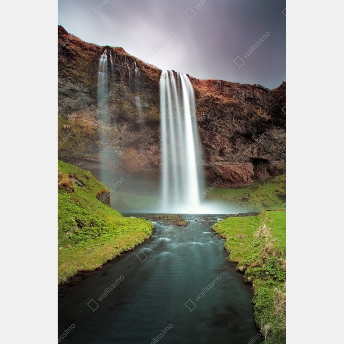 Plakat mglisty wodospad w bujnej dolinie – Wallissimo® Plakat mglisty wodospad w bujnej dolinie – Wallissimo®