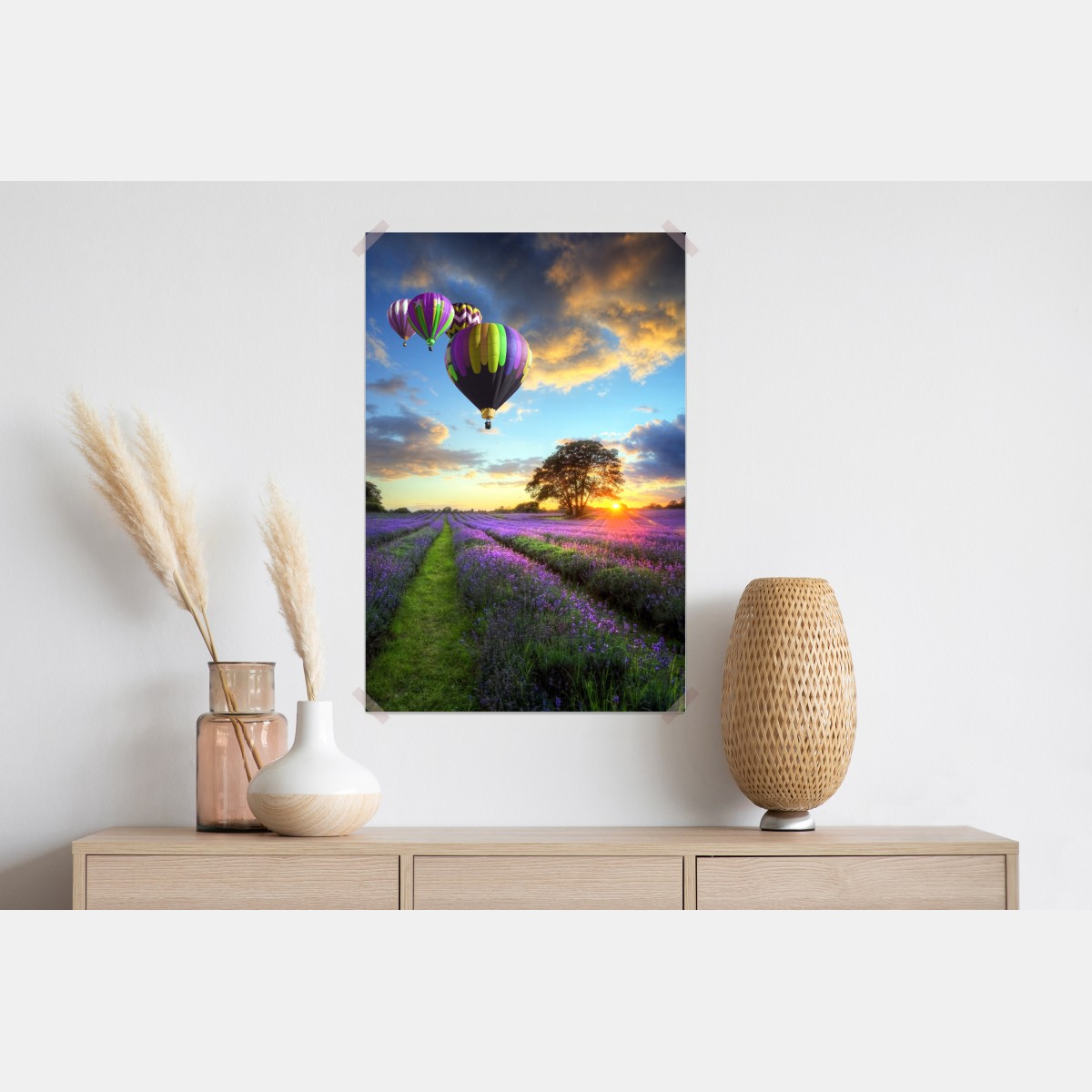 Plakat lawendowy zachód słońca z kolorowymi balonami – Wallissimo® Plakat lawendowy zachód słońca z kolorowymi balonami – Wallissimo®